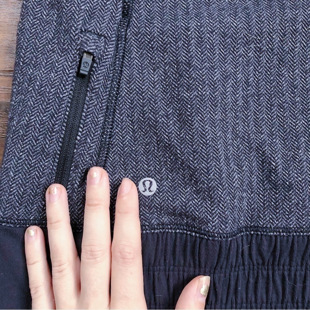 Lululemon • Think Fast Hoodie Heathered Herringbone Black chevron pullover Rulu - Picture 10 of 13